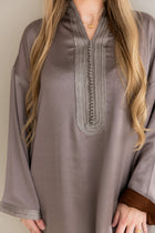 Gestructureerde Satijnen Kaftan Taupe
